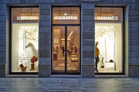 hermes via montenapoleone 12|Hermès Milan .